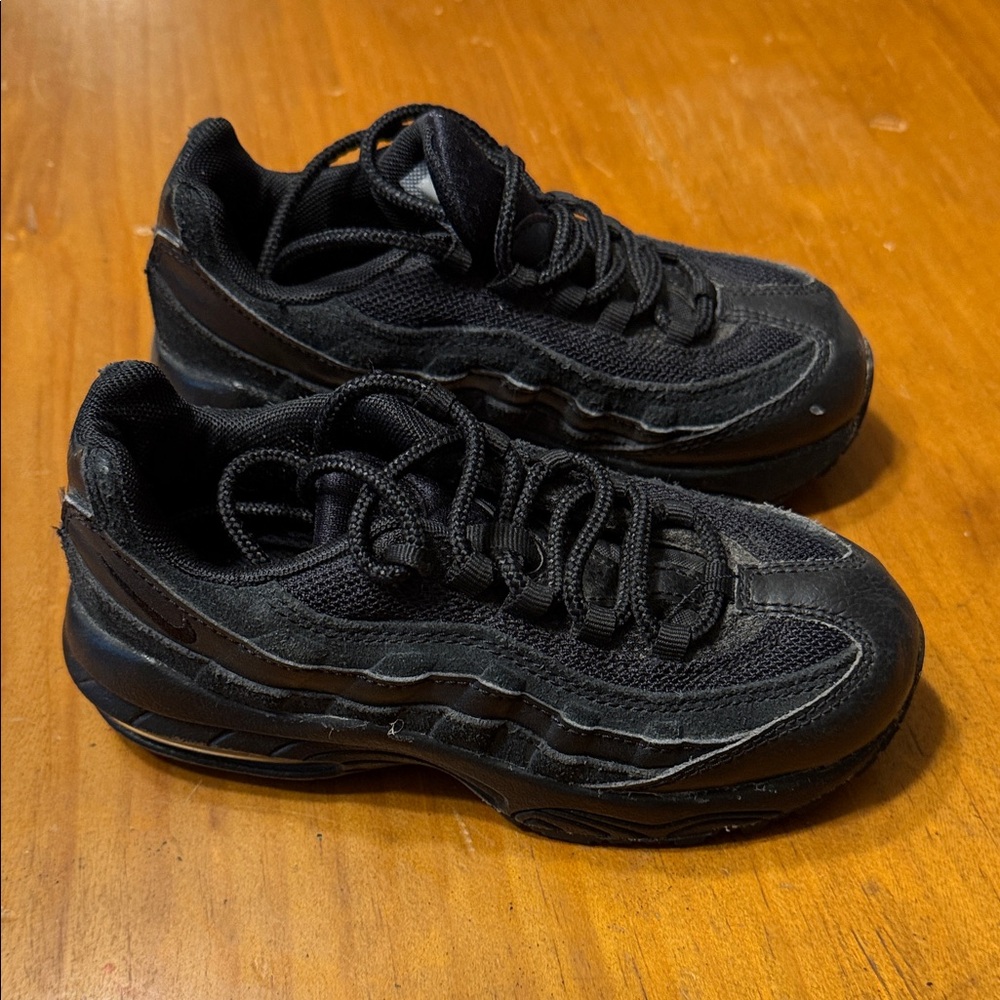 Nike Men's Black Sneakers
